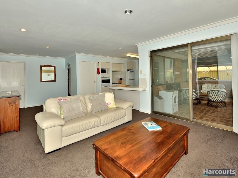 34 Kookerbrook Street, Dudley Park WA 6210