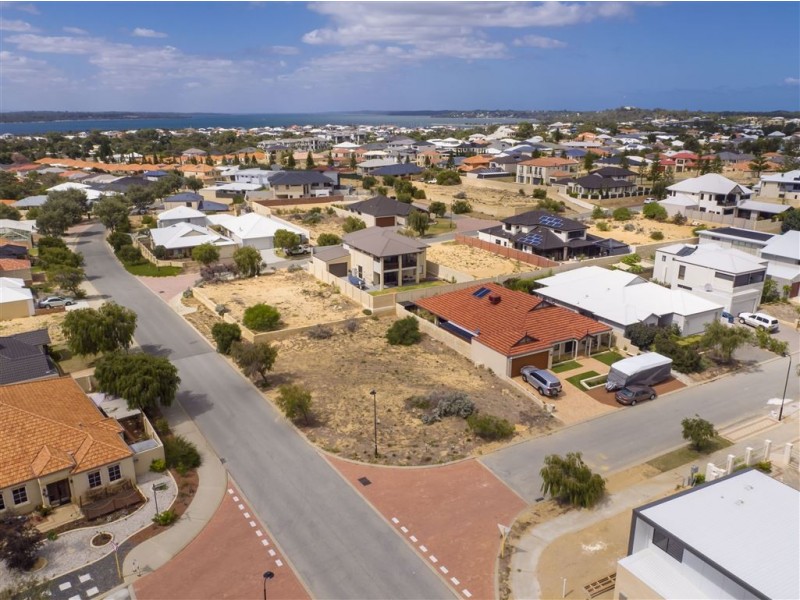 34 Endeavour Circle, Wannanup WA 6210