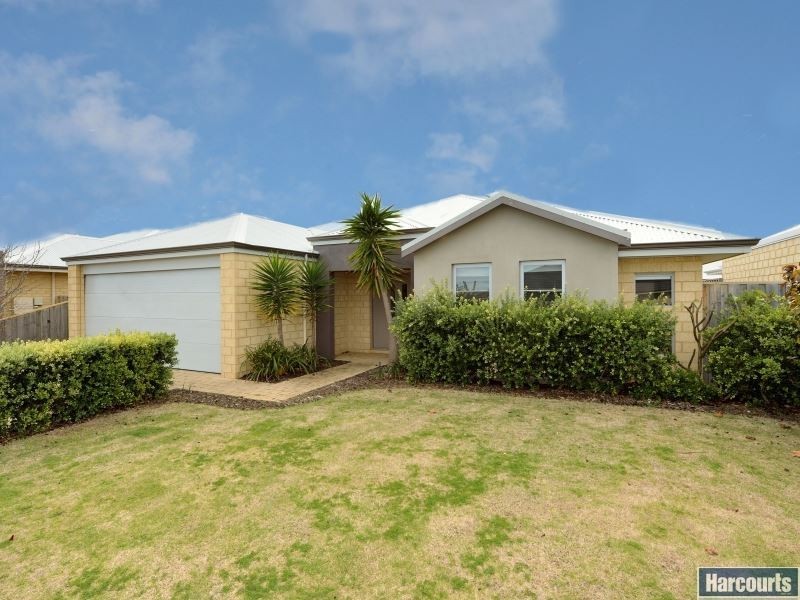 33 Marsdenia Road, Halls Head WA 6210