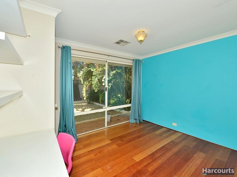 8 Heyerdahl Way, Dudley Park WA 6210