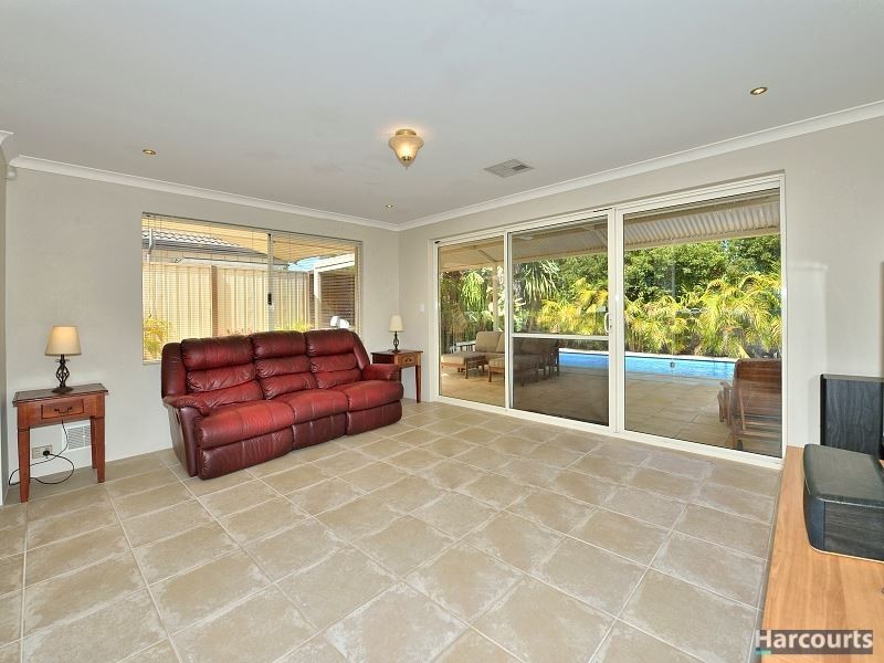 8 Heyerdahl Way, Dudley Park WA 6210