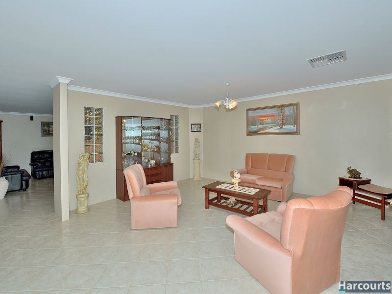 8 Petit Loop, Dudley Park WA 6210