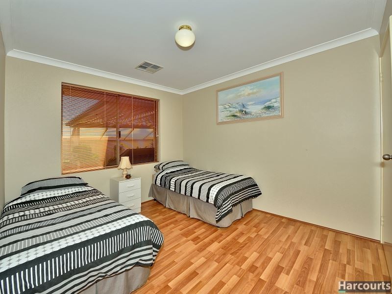 8 Petit Loop, Dudley Park WA 6210