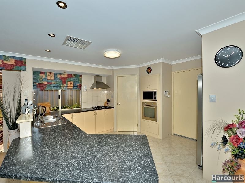 8 Petit Loop, Dudley Park WA 6210