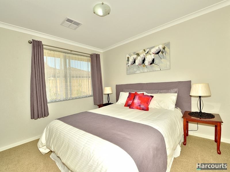 27 Carnaby Drive, Dawesville WA 6211