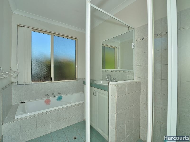 11 Scrubbird Court, Greenfields WA 6210