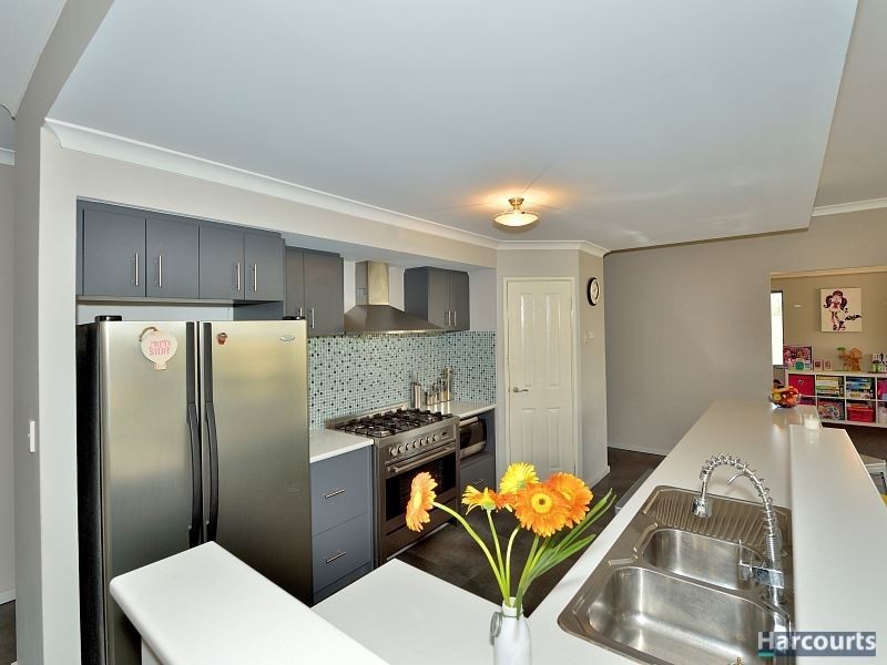 8 Kukerin Way, Dawesville WA 6211