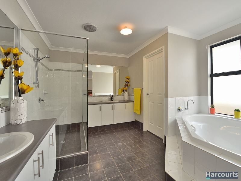 8 Kukerin Way, Dawesville WA 6211