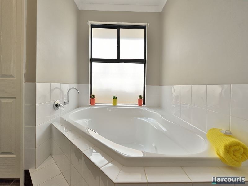 8 Kukerin Way, Dawesville WA 6211