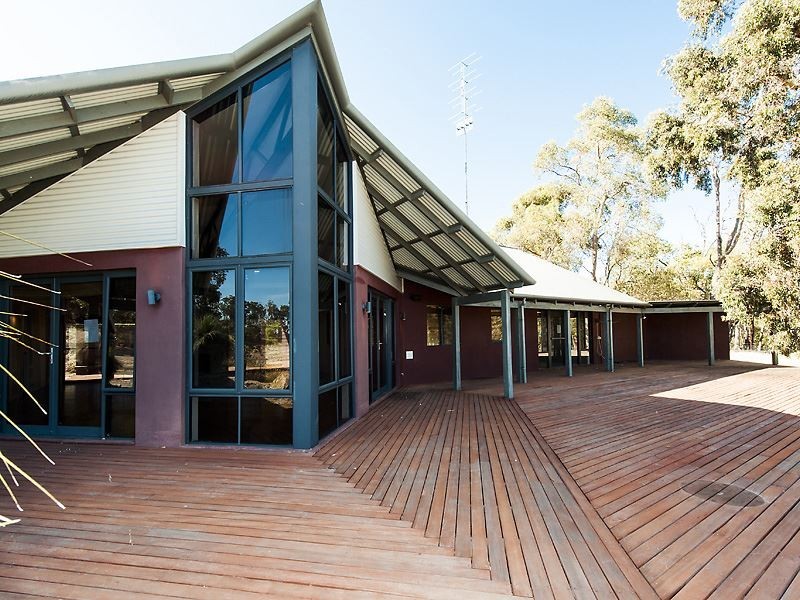 380 Hall Road, Waroona WA 6215
