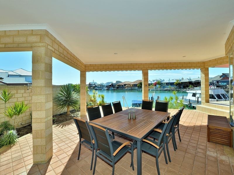 69 Aztec Island Retreat, Halls Head WA 6210