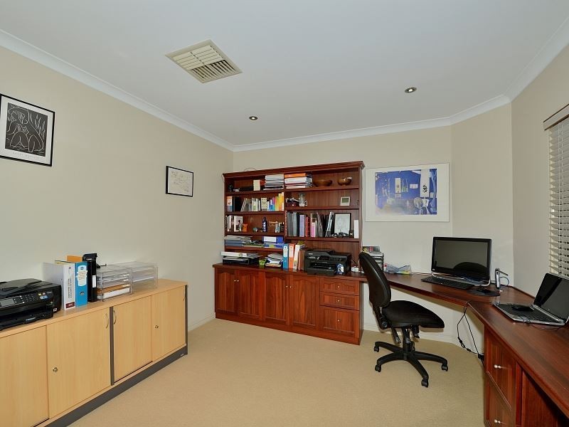 69 Aztec Island Retreat, Halls Head WA 6210