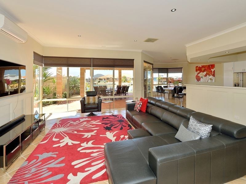 69 Aztec Island Retreat, Halls Head WA 6210