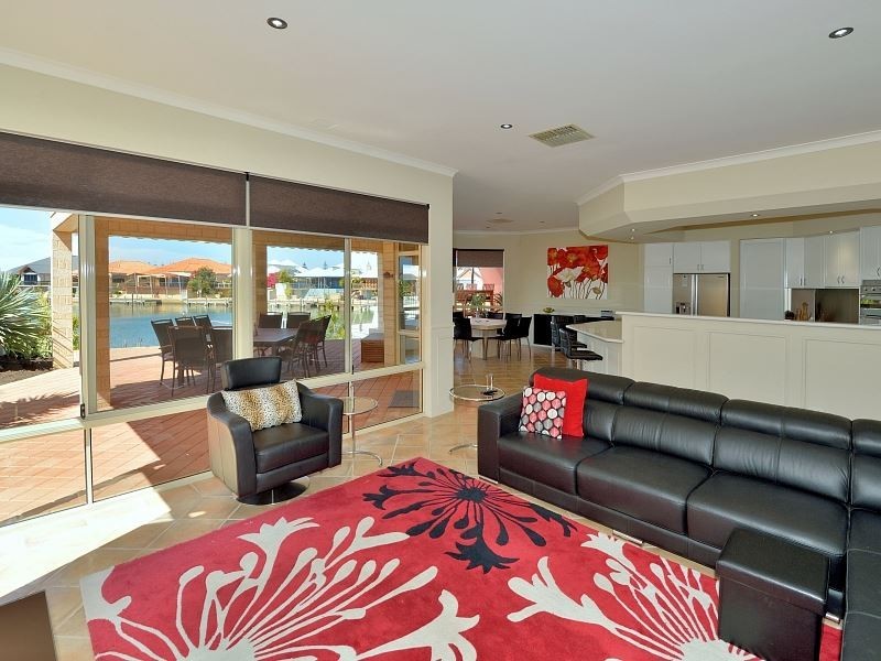 69 Aztec Island Retreat, Halls Head WA 6210