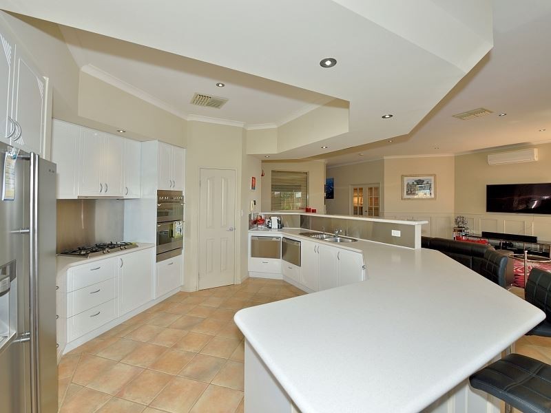 69 Aztec Island Retreat, Halls Head WA 6210