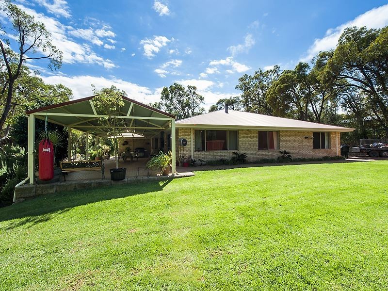 6 Russell Drive, Waroona WA 6215