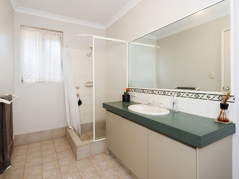 6 Russell Drive, Waroona WA 6215