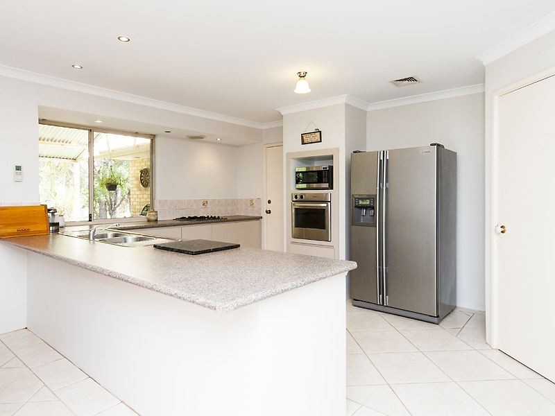 6 Russell Drive, Waroona WA 6215