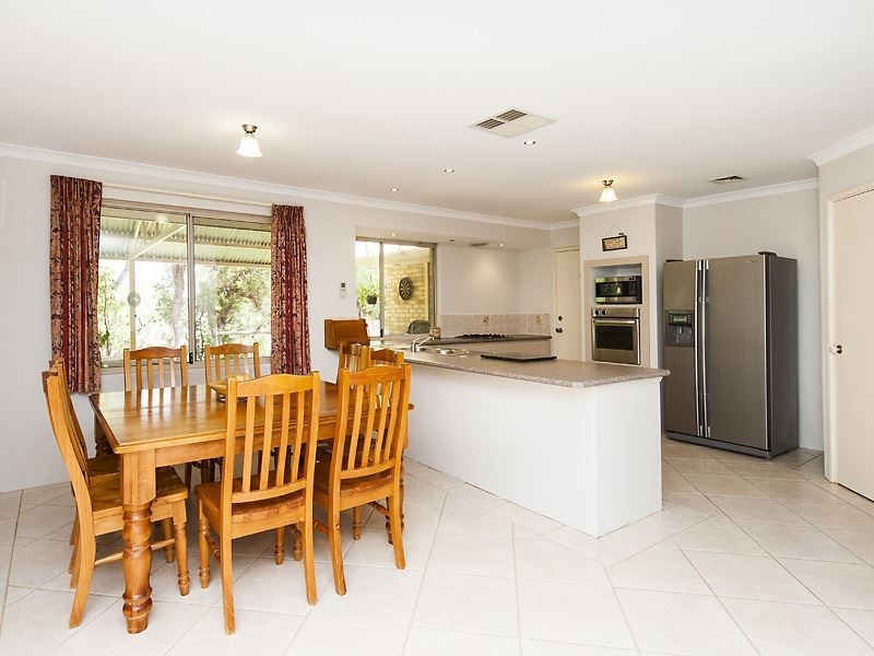 6 Russell Drive, Waroona WA 6215
