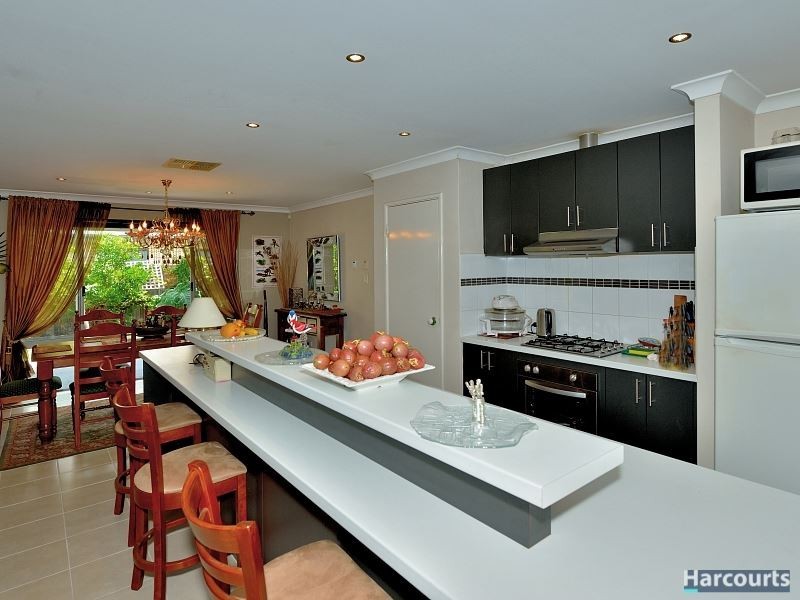 2 Boardwalk Boulevard, Halls Head WA 6210