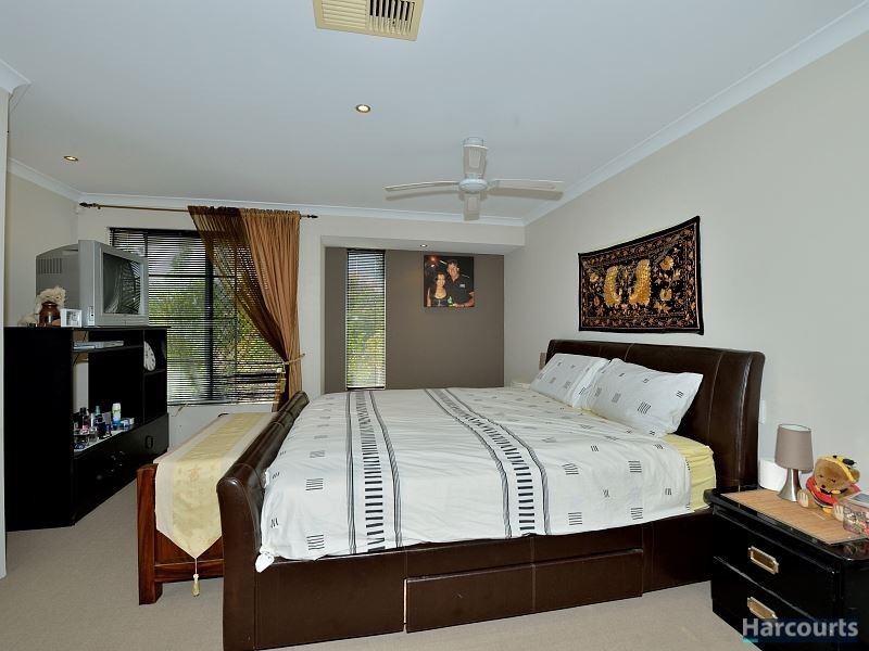 2 Boardwalk Boulevard, Halls Head WA 6210