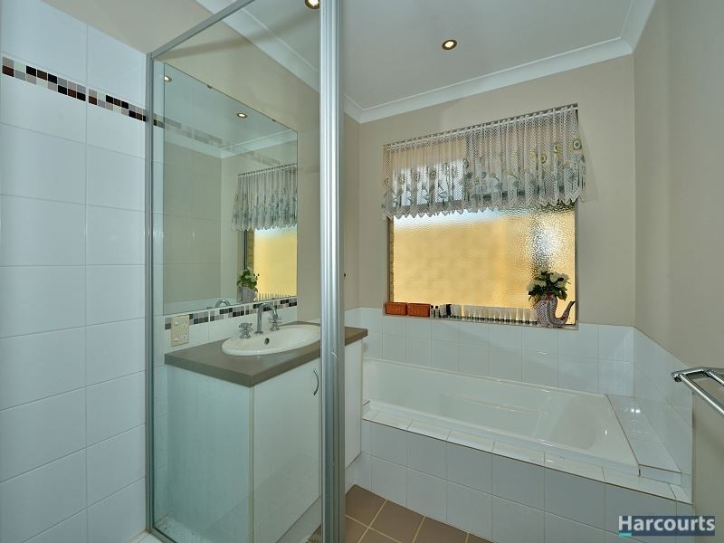 2 Boardwalk Boulevard, Halls Head WA 6210