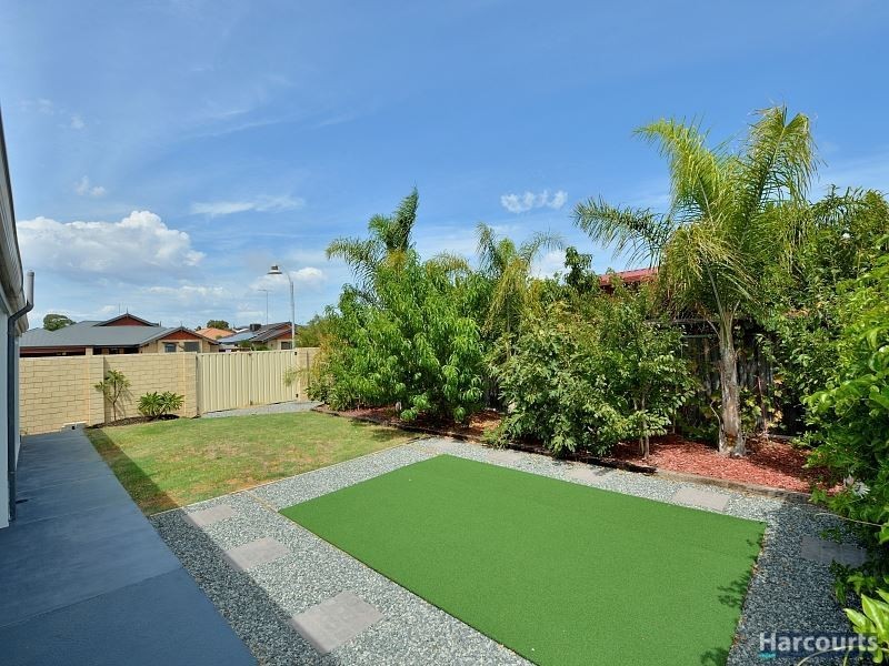 2 Boardwalk Boulevard, Halls Head WA 6210