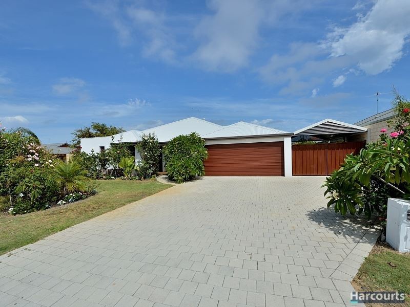 2 Boardwalk Boulevard, Halls Head WA 6210