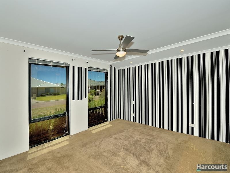 17 Highcliffe Circle, Lakelands WA 6180