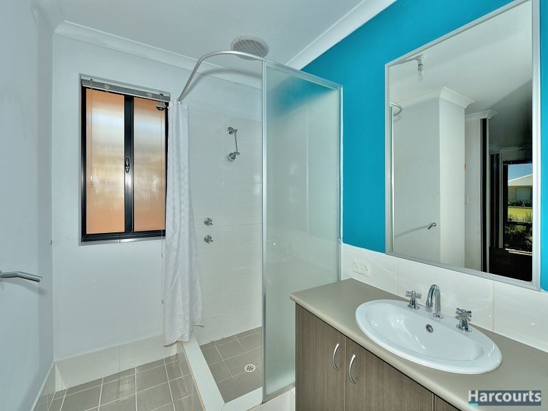 17 Highcliffe Circle, Lakelands WA 6180