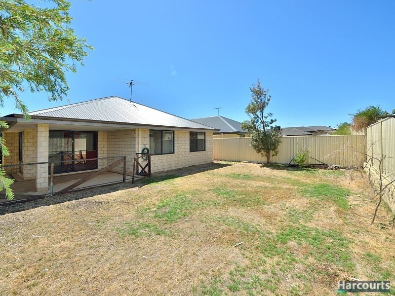 17 Highcliffe Circle, Lakelands WA 6180
