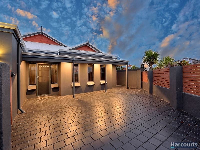 6 Alba Pass, Halls Head WA 6210