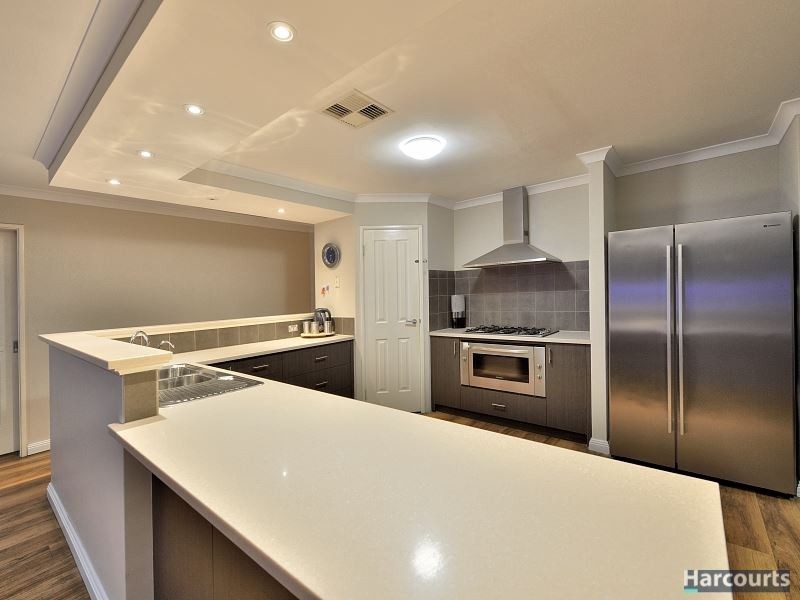 6 Alba Pass, Halls Head WA 6210