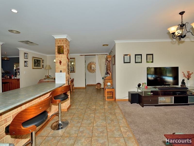 4 Carnegie Place, Greenfields WA 6210