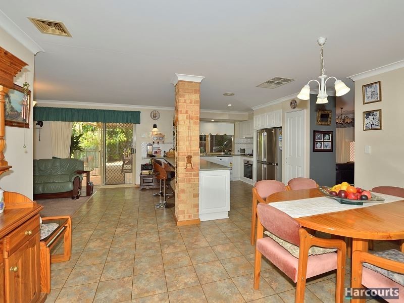 4 Carnegie Place, Greenfields WA 6210