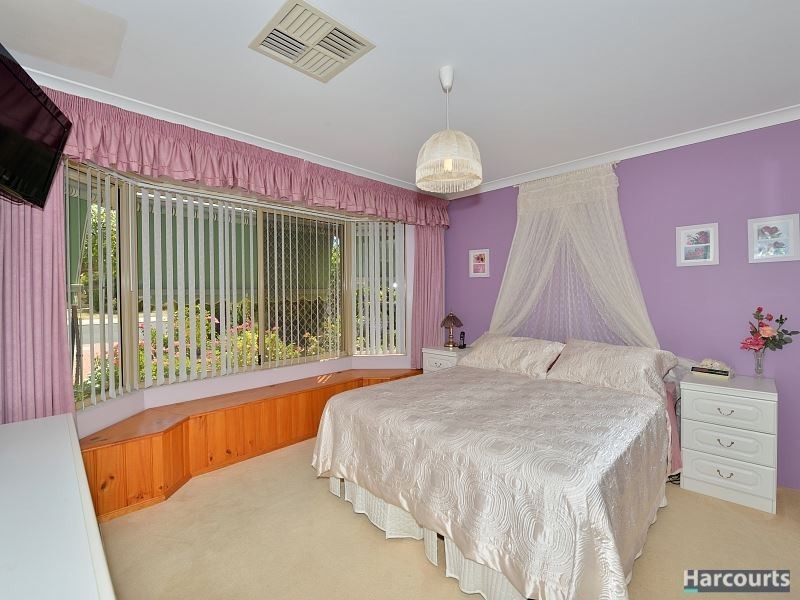 4 Carnegie Place, Greenfields WA 6210