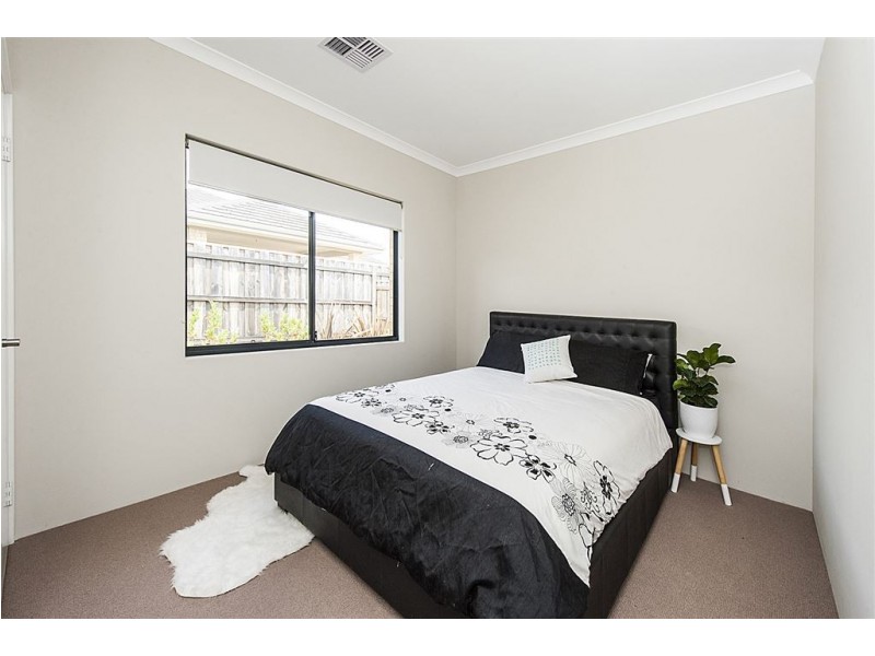 14 Breynia Link, Halls Head WA 6210