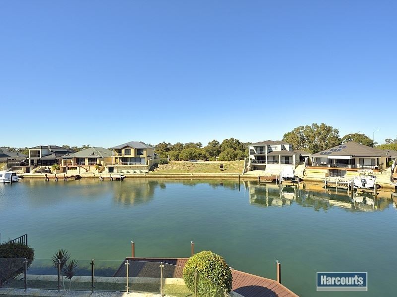 20 Ragamuffin Point, Halls Head WA 6210