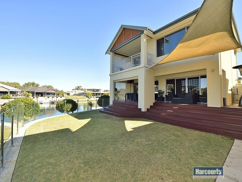 20 Ragamuffin Point, Halls Head WA 6210