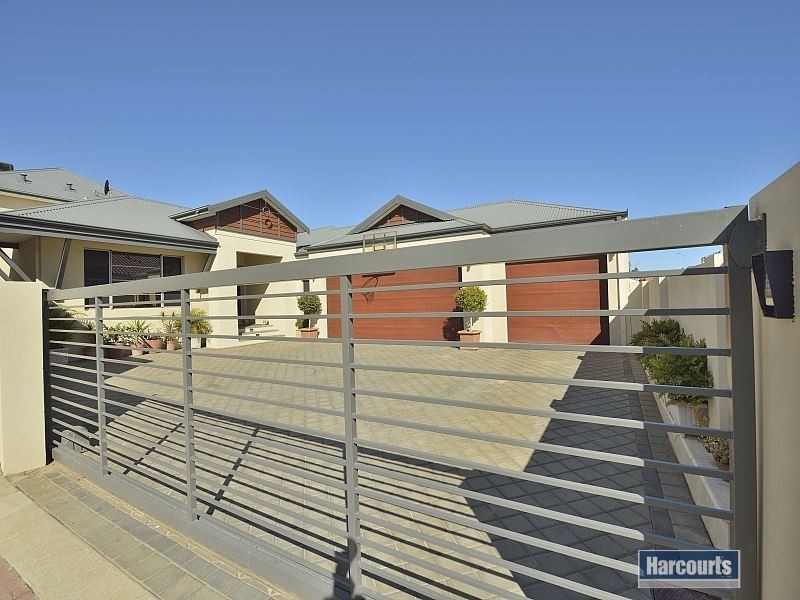 20 Ragamuffin Point, Halls Head WA 6210