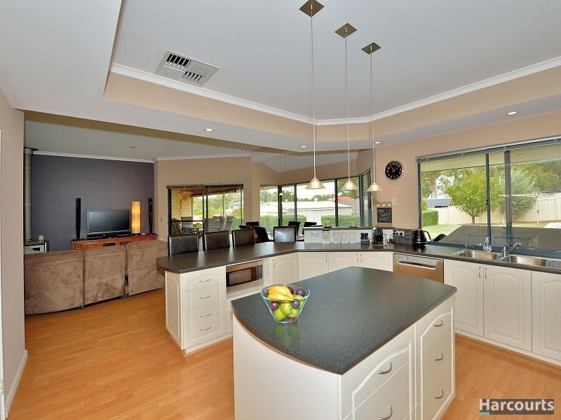 4 Gillen Chase, Lakelands WA 6180