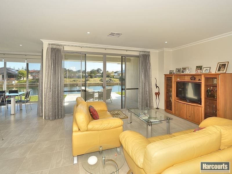 109 Avocet Island Retreat, Wannanup WA 6210