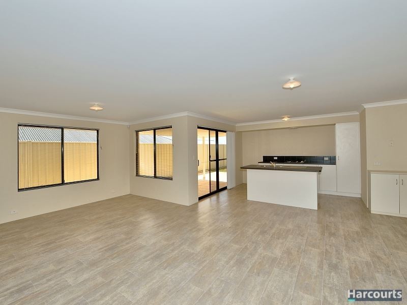 43 Highcliffe Circle, Lakelands WA 6180