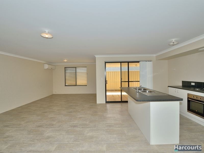 43 Highcliffe Circle, Lakelands WA 6180