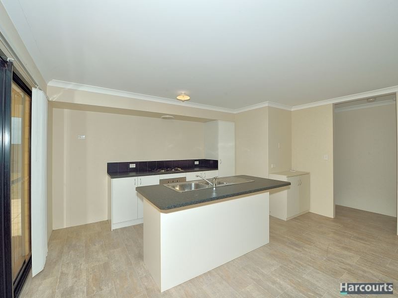 43 Highcliffe Circle, Lakelands WA 6180