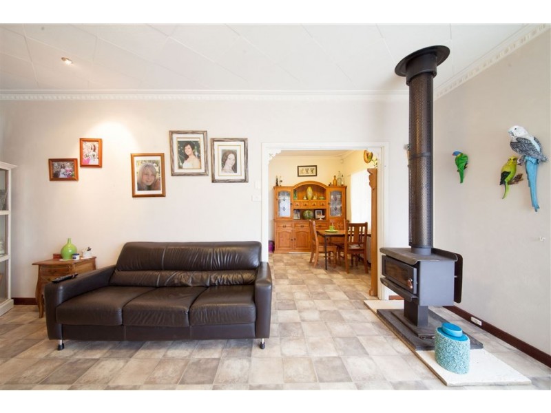 2 Eastcott Street, Waroona WA 6215