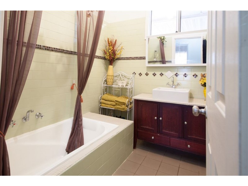 2 Eastcott Street, Waroona WA 6215