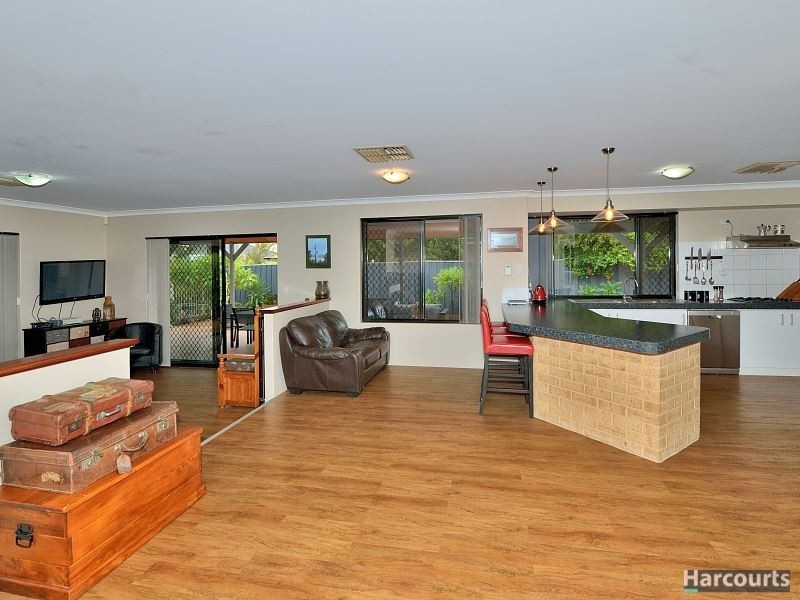 4 Keppel Mews, Halls Head WA 6210