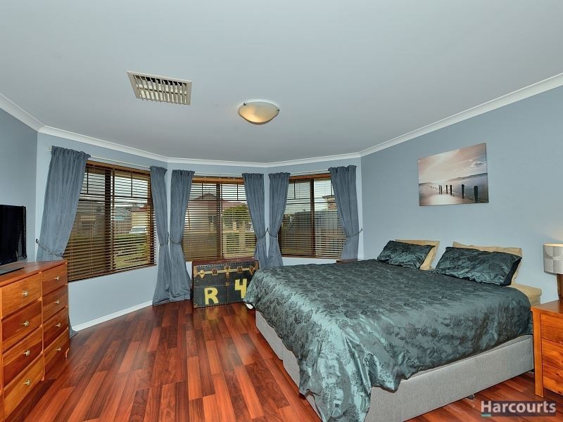 4 Keppel Mews, Halls Head WA 6210