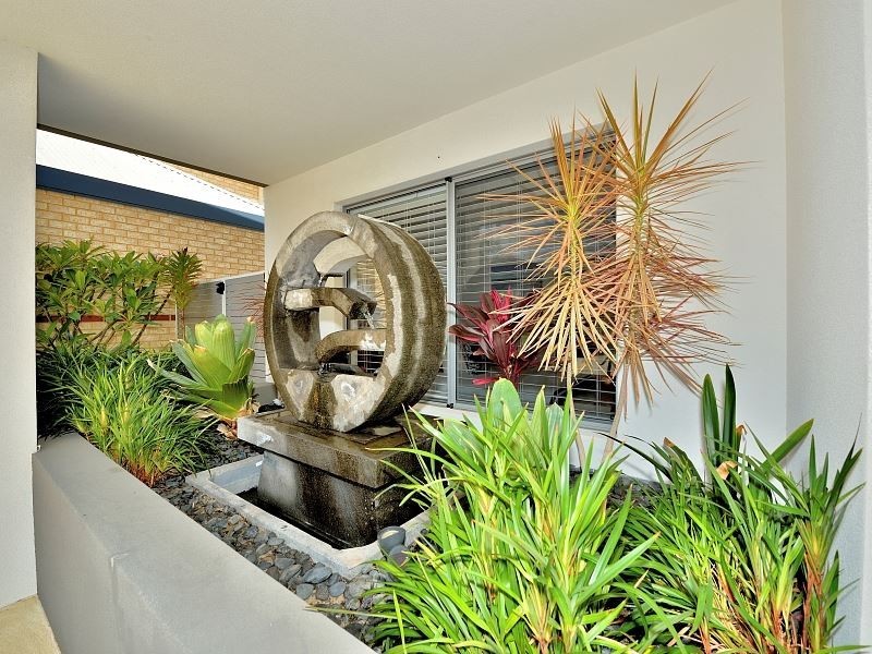 21 Endeavour Circle, Wannanup WA 6210